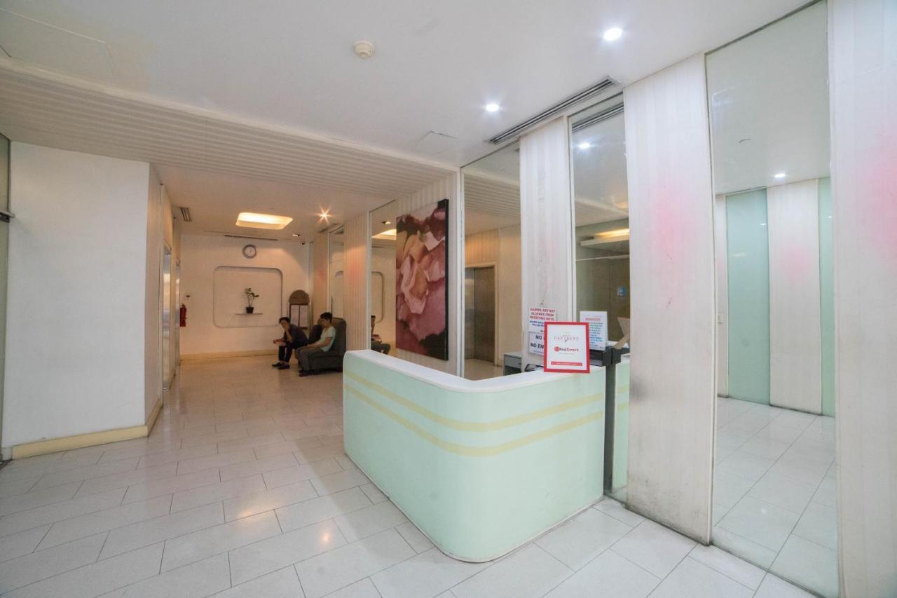 Reddoorz At Bel Air Soho Suites Макати Экстерьер фото
