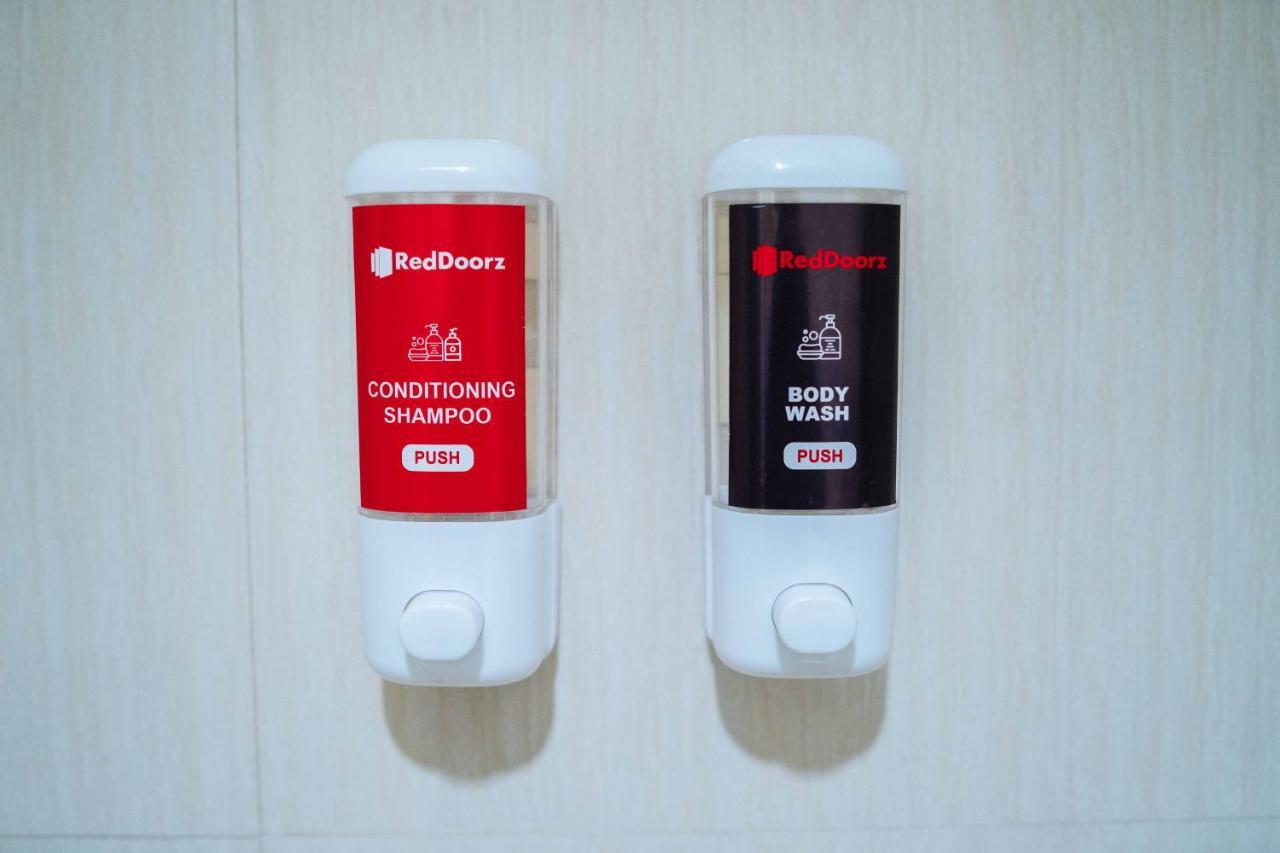 Reddoorz At Bel Air Soho Suites Макати Экстерьер фото